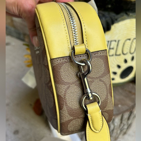 Authentic COACH Coated signature canvas/smooth leather zip top Crossbody - Picture 7 of 16